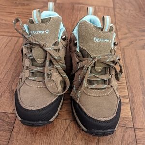 Women's Bearpaw Hikers- Size 7.5